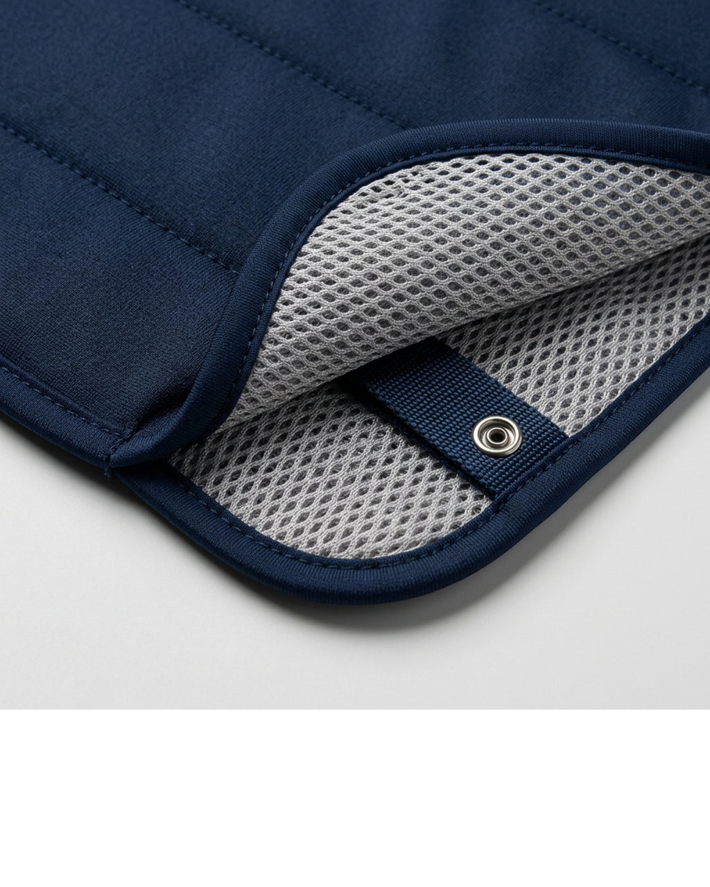 Gndmv Double-Layer Mesh-Backed Training Towel 72 x 34 cm Navy Silver - Detail view
